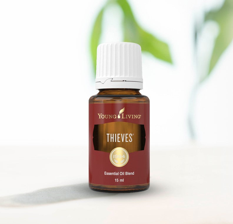 „Thieves®“ eterinių aliejų mišinys „Young Living“, 15 ml